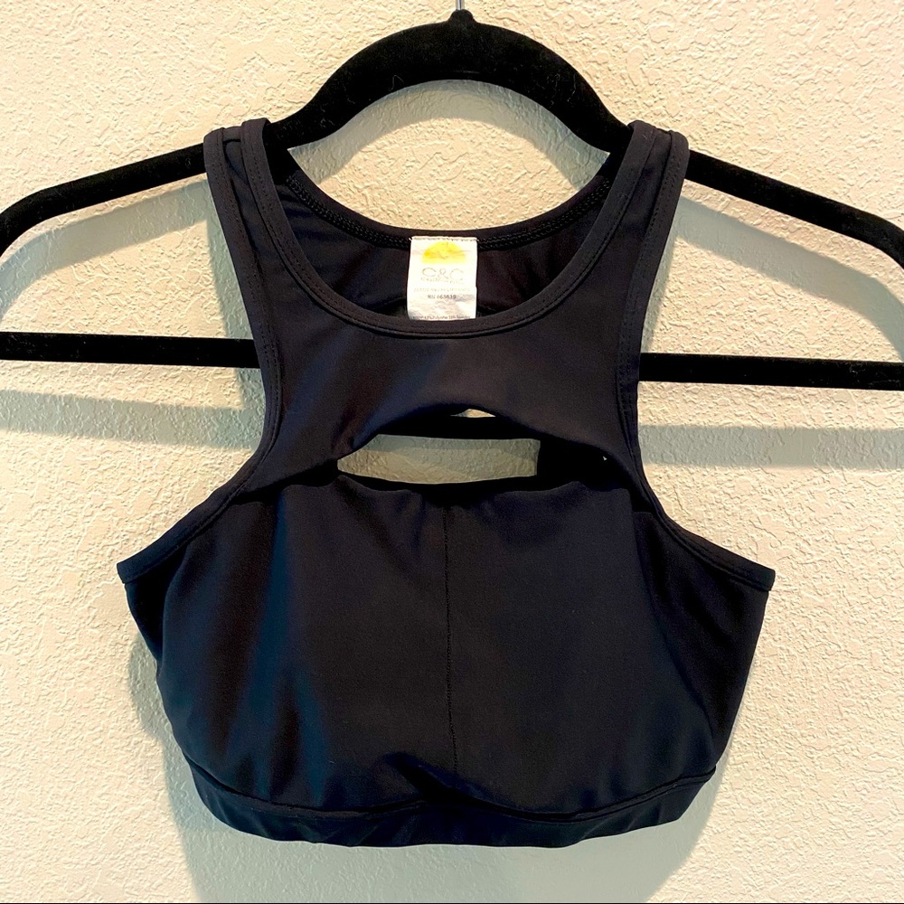 Black sports bra